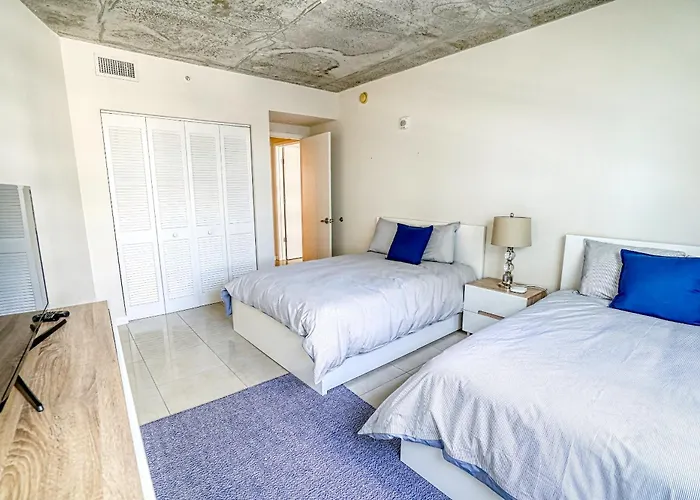 Prime Location: Midtown Miami Finest Condo